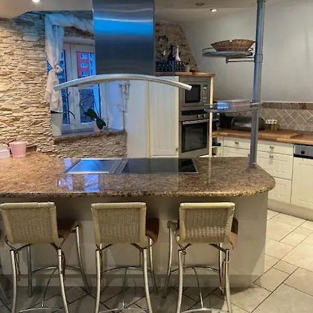 Galeriewohnung Mit Sauna. Solarium Und Fitnessgeraten Apartamento *