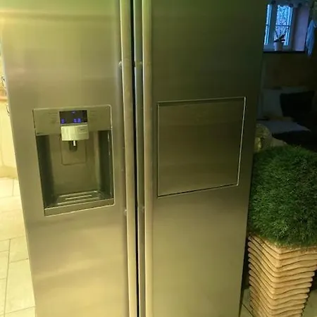 Galeriewohnung Mit Sauna. Solarium Und Fitnessgeraten Apartamento *