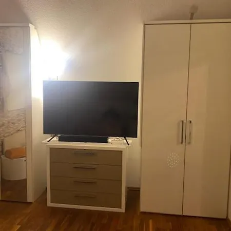 Galeriewohnung Mit Sauna. Solarium Und Fitnessgeraten Apartamento